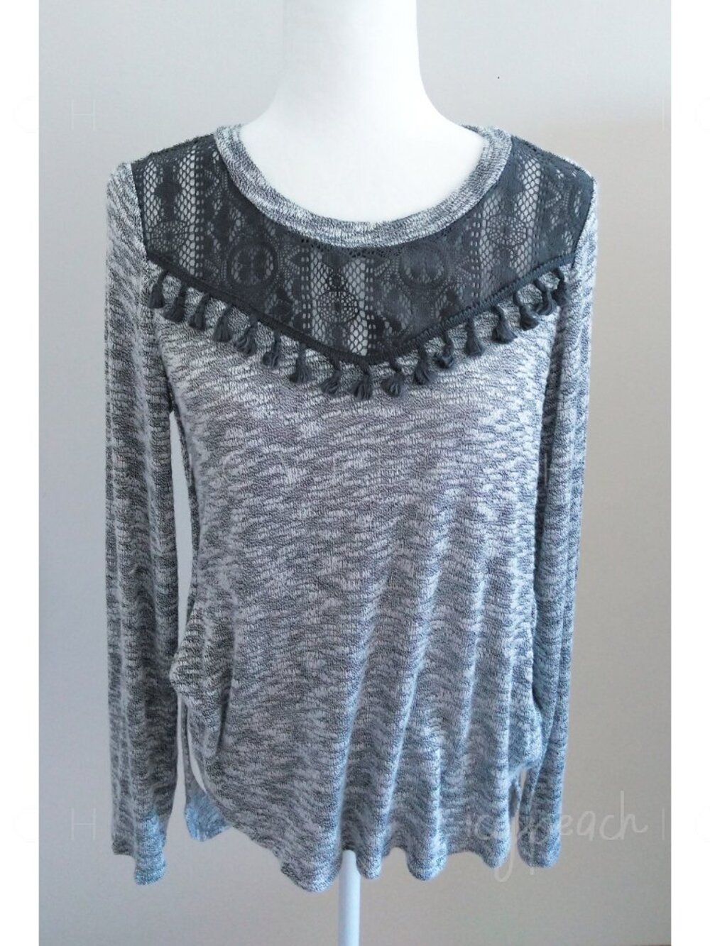 Xhilaration Sweater Juniors Medium Gray White Coastal Grandma Boho Lagenlook
